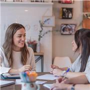 Psicopedagoga con amplia experiencia en el trabajo con familia y niños con dificultades de aprendizaje. Realizó refuerzo escolar, rehabilitando las dificultades existentes tras valorarlas inicialmente. Pautas a padres para trabajar en casa y método de est